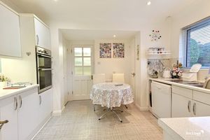 Photo 17- click for photo gallery